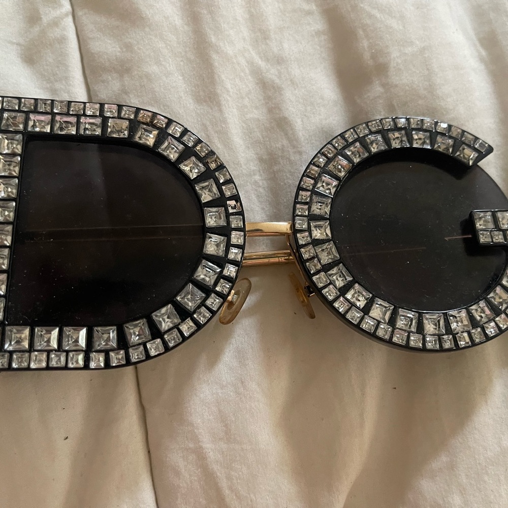 DG glasses